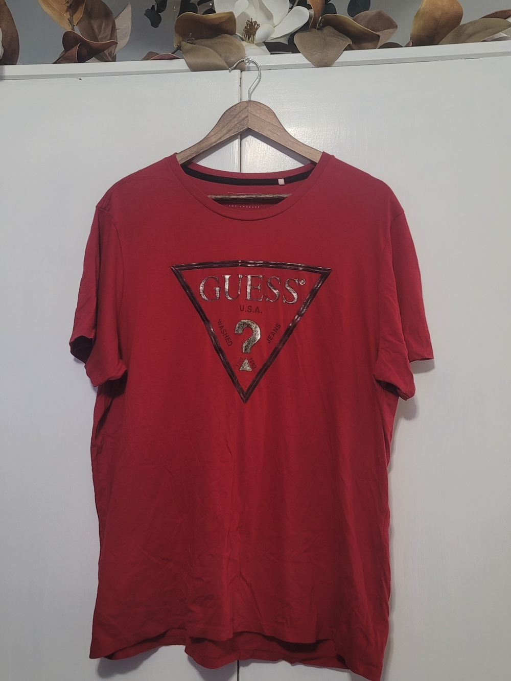 Guess Red Logo Triangle Short Sleeve T‑Shirt
